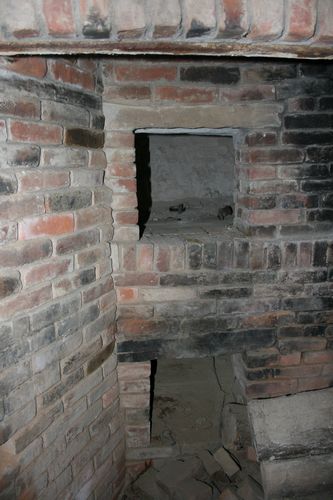gal/251 North West St. - 2006-2007/070522 Back Wall Bake Oven.jpg